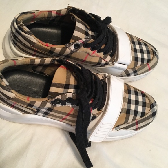 Men’s Burberry Shoes Size -9 - Picture 1 of 2